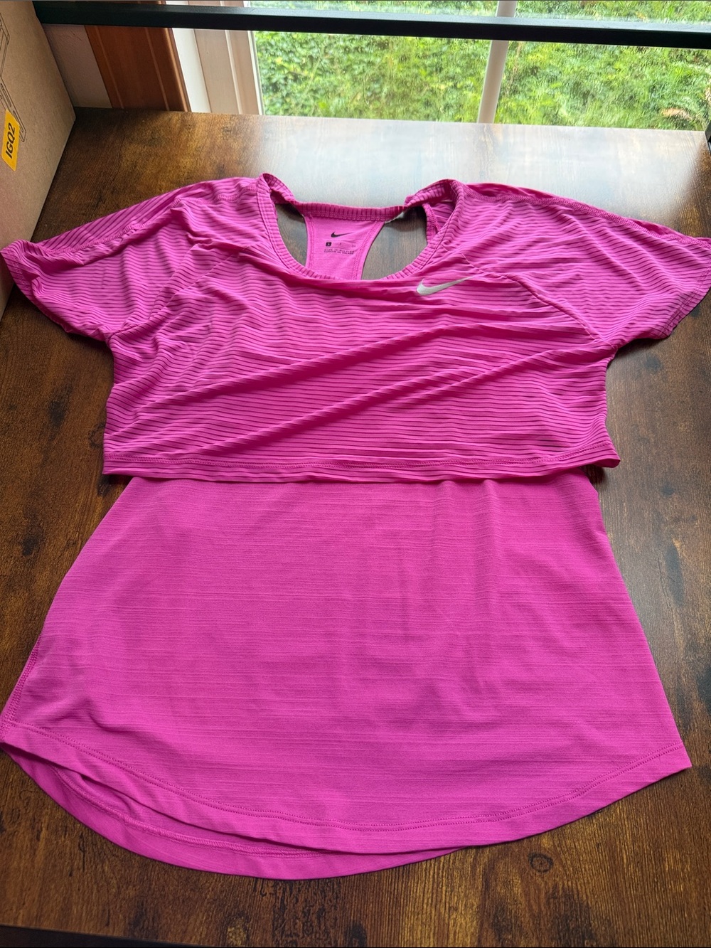 Nike Dri-FIT Women’s Pink Layered Vent Running Top Shirt Size Small